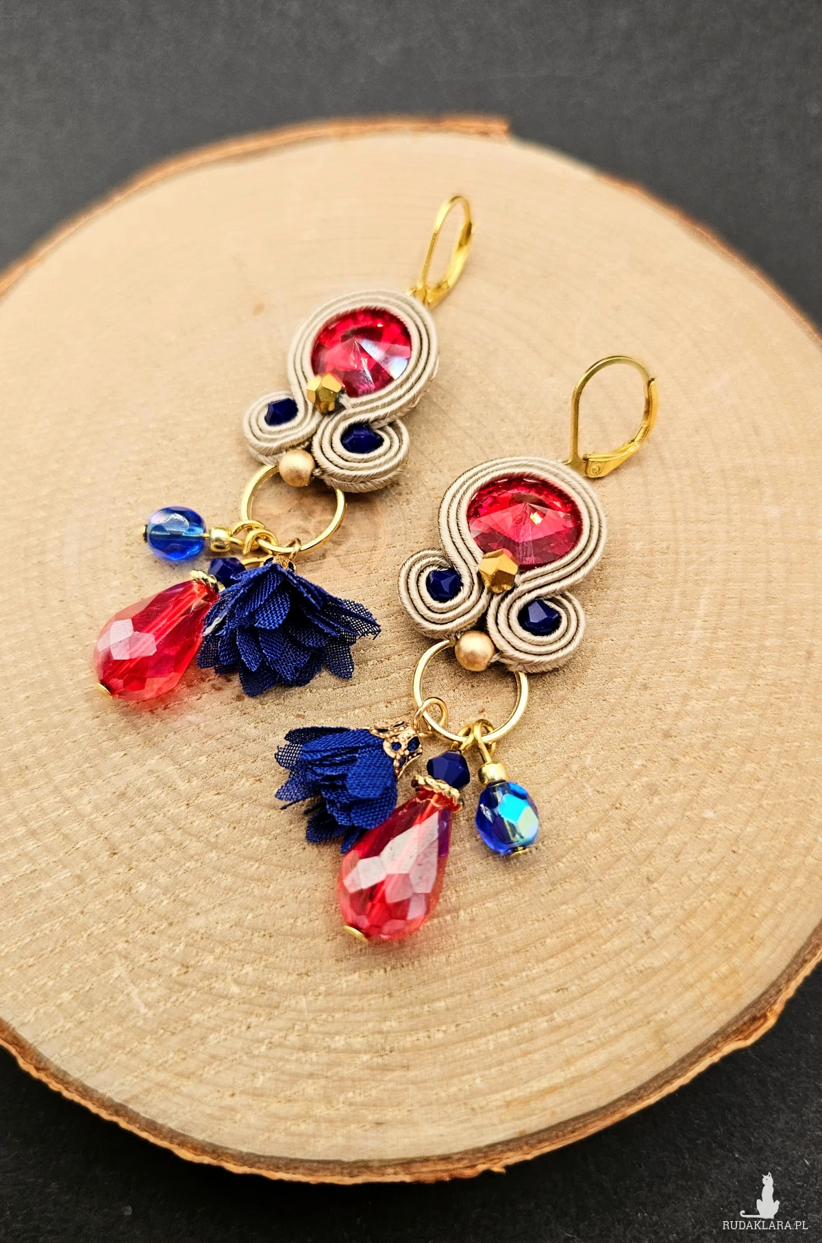 Beżowo kolorowe kolczyki sutasz z kryształkami 8